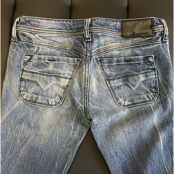 DIESEL Distressed low rise jeans - Picture 9 of 11